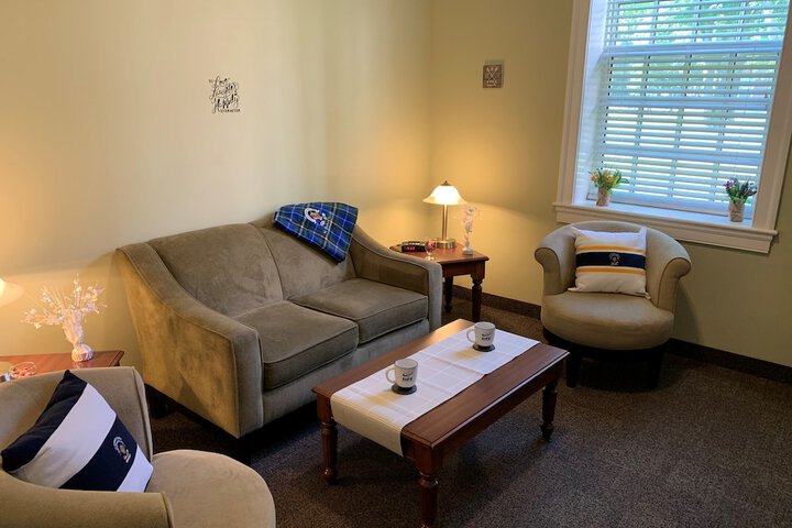 Lounge 30 of 36