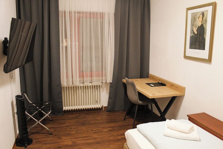 Room 20 of 39