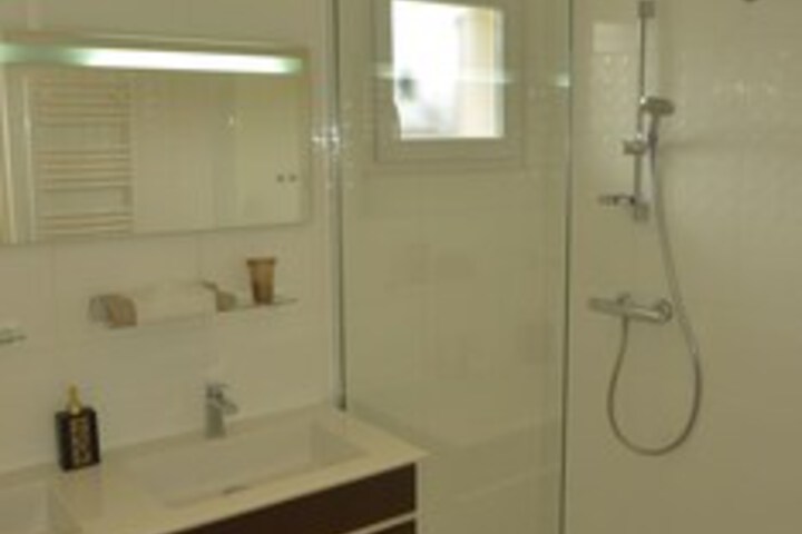 Room 4 of 14