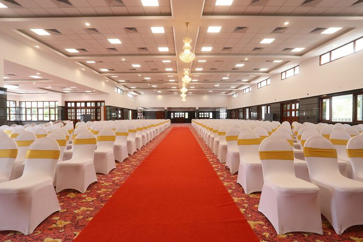 Ballroom/Hall 36 of 45