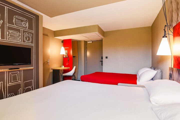 Room 4 of 57