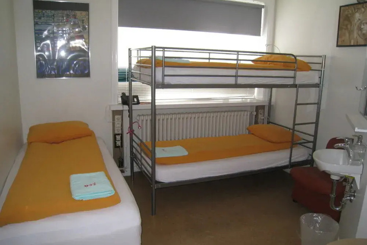 Room 2 of 15