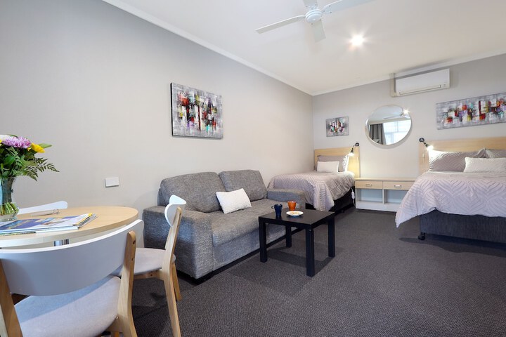 Room 9 of 19