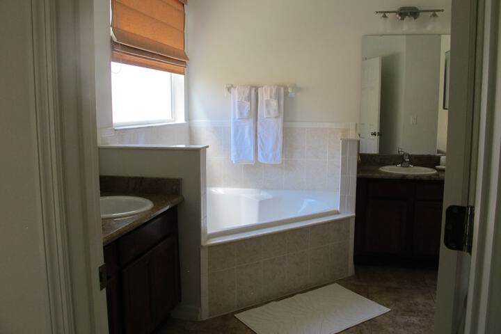 Room 32 of 45