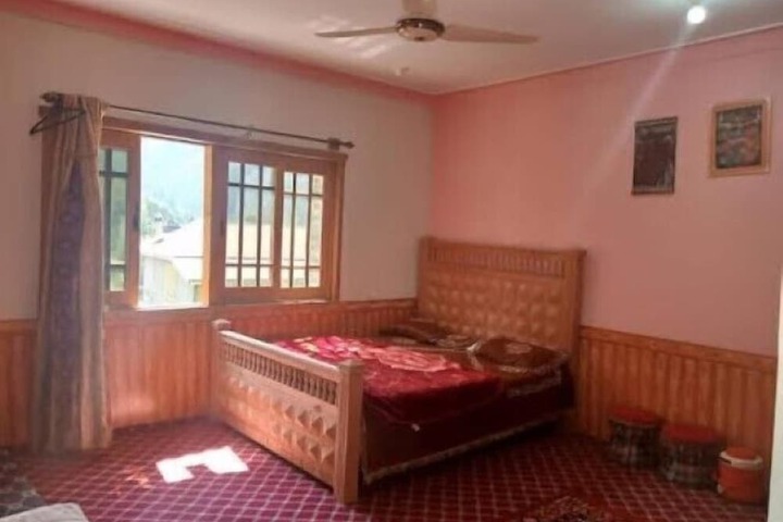 Room 2 of 7