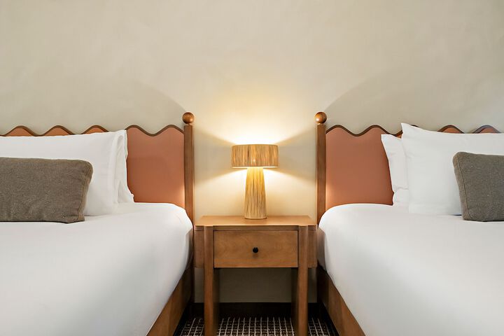 Room 15 of 73