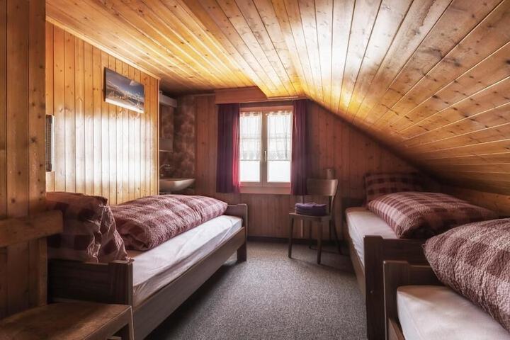 Room 5 of 15