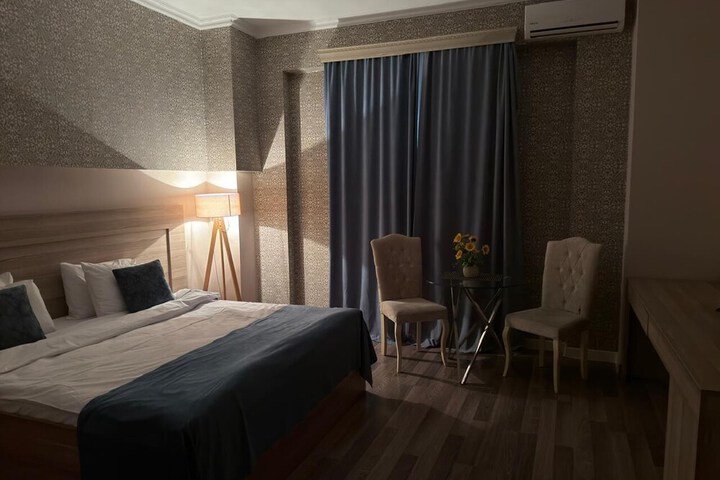 Room 10 of 23