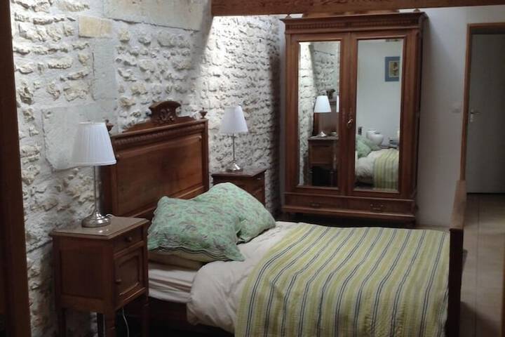 Room 9 of 47