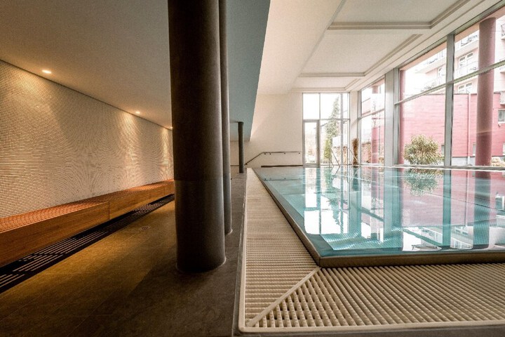 Pool 32 of 45