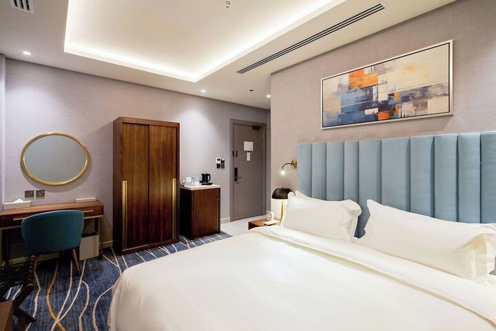 Room 38 of 77