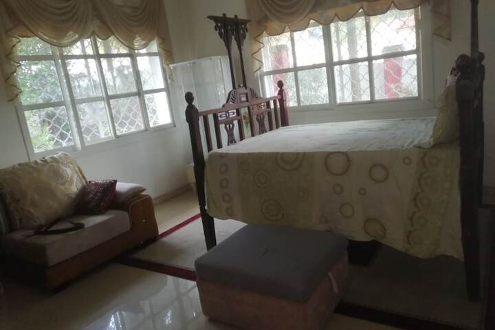 Room 4 of 35