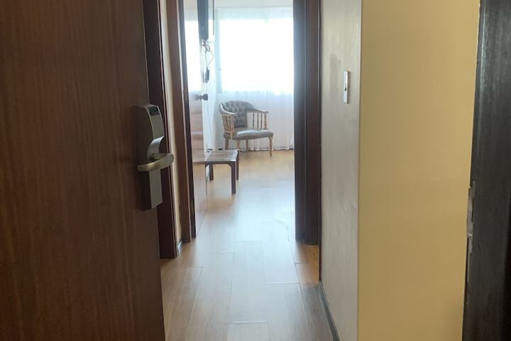 Room 25 of 65