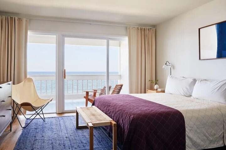 Room 45 of 191