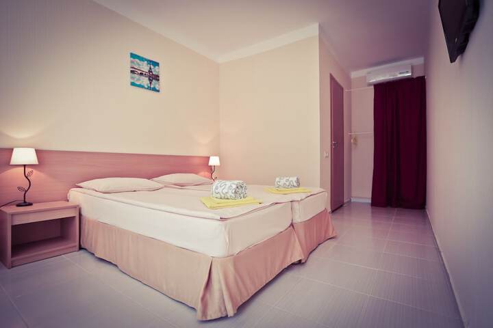 Room 7 of 49