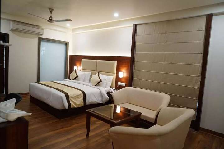 Room 18 of 38