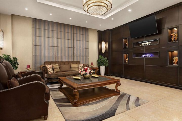 Entrance & Lobby