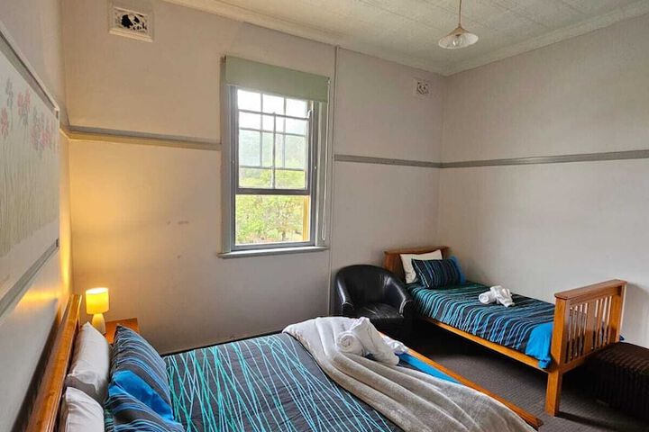 Room 4 of 17