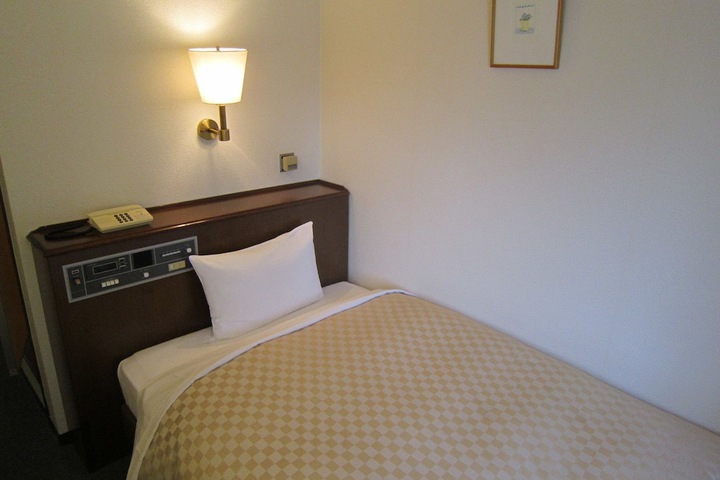 Room 3 of 21