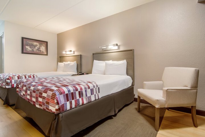 2 Double Beds (3 of 14)