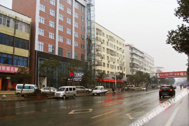 Hotel 6 of 41