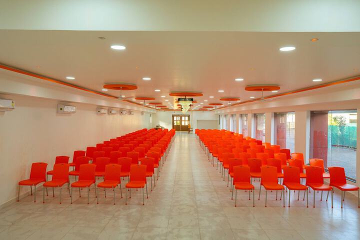 Ballroom/Hall 32 of 43