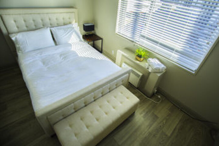 Room 16 of 30