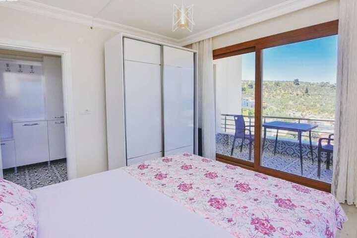 Room 2 of 47