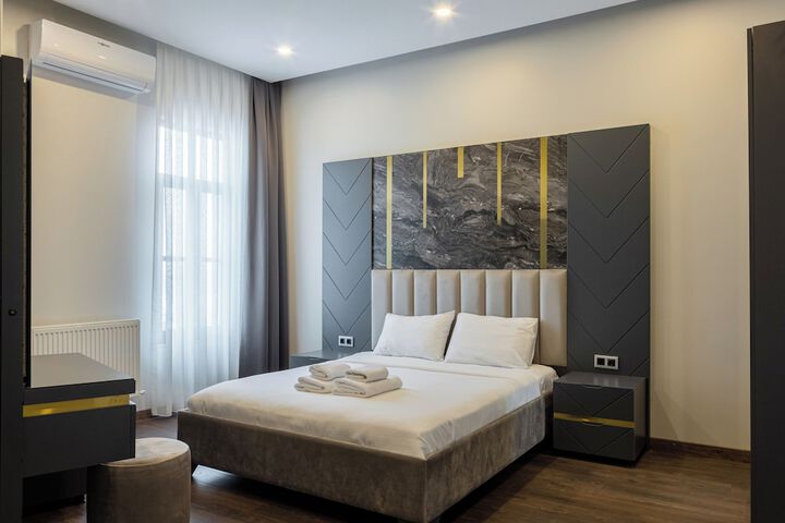 Room 11 of 29