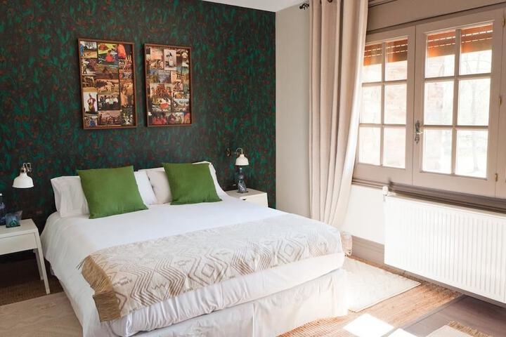 Room 32 of 40