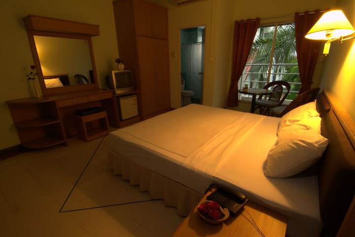 Room 12 of 21