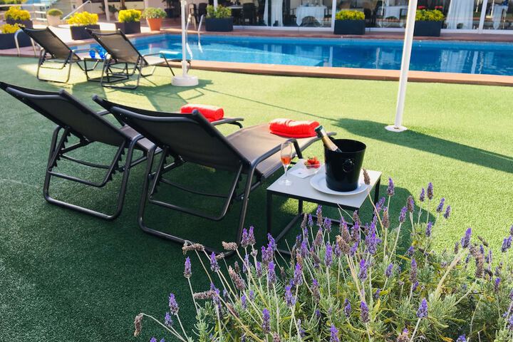 Hotel with Pool