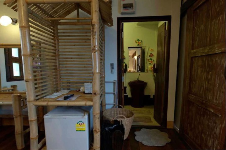 Room 16 of 32