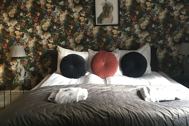 Room 14 of 36