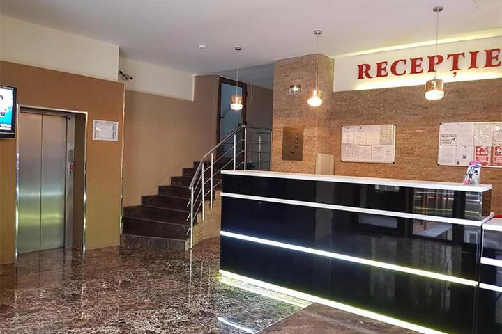 Hotel Uranus