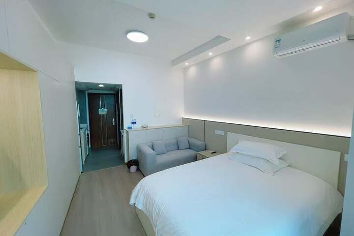 Room 19 of 63