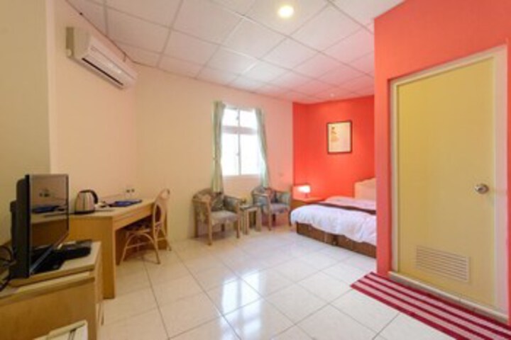 Room 12 of 24