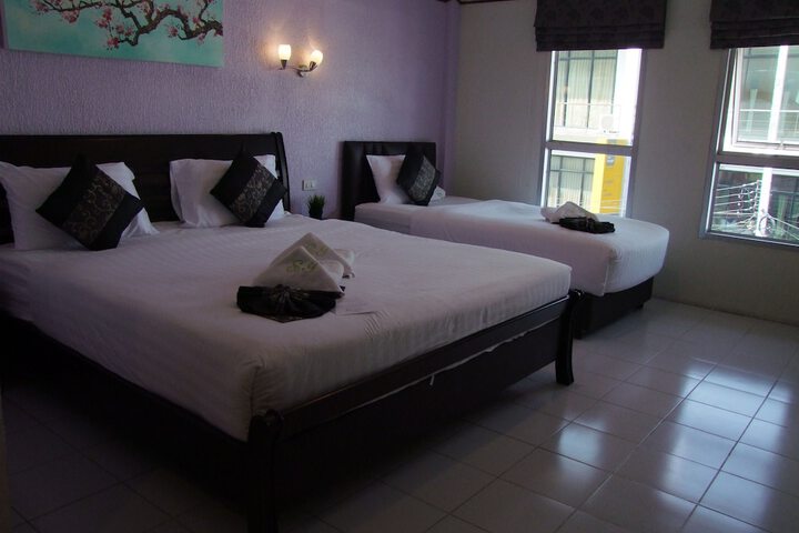 Room 12 of 83
