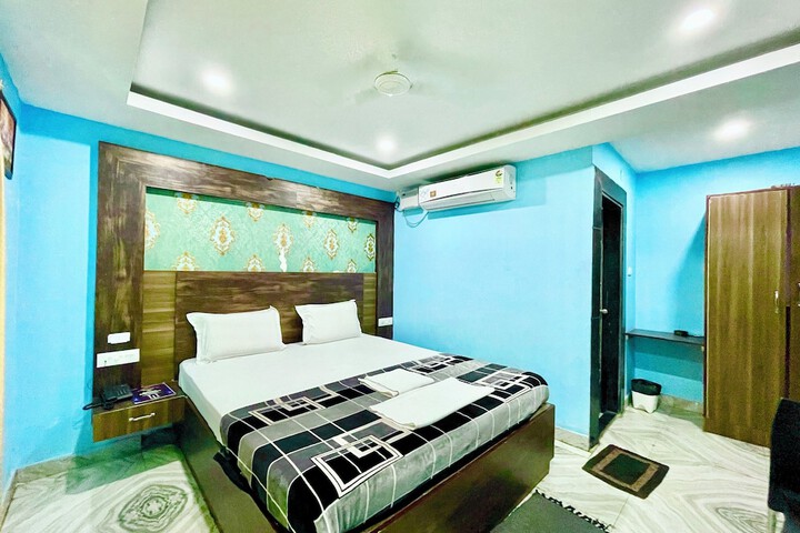 Room 15 of 33