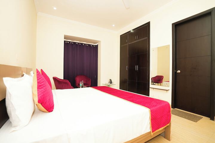 Room 20 of 29