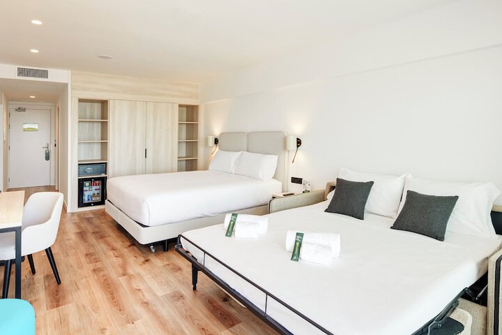 Room 5 of 52