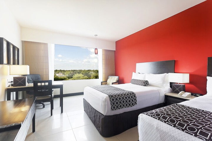 Room 15 of 213