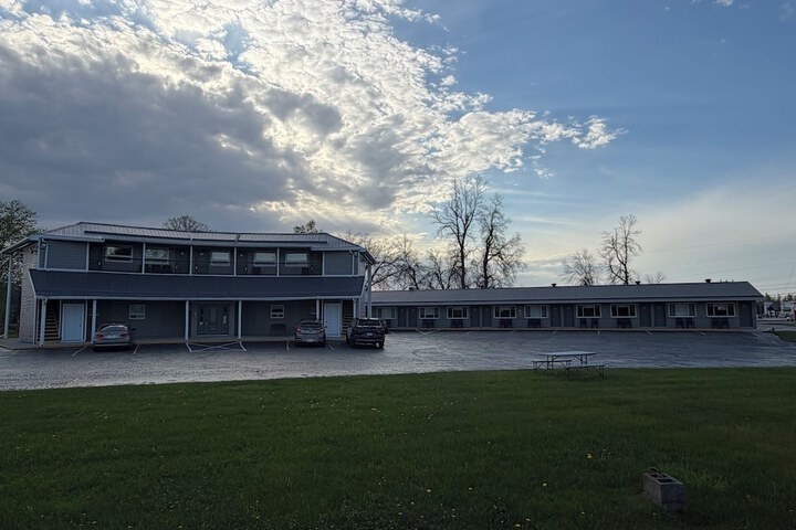 Aquarius Motel