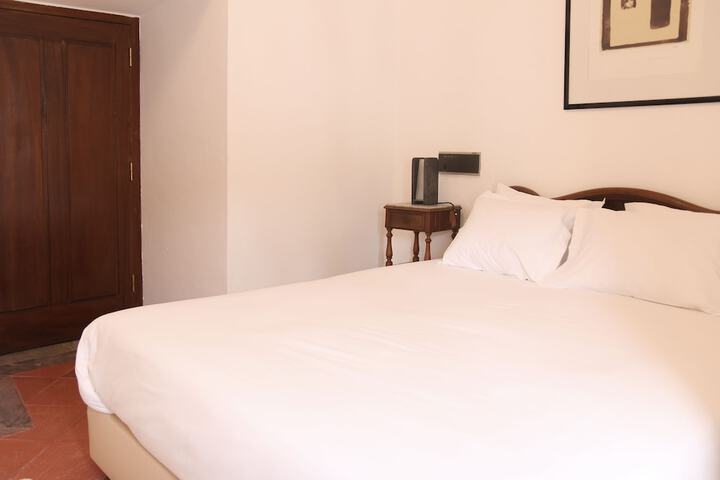 Room 4 of 25