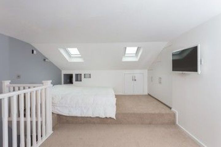 Room 8 of 28