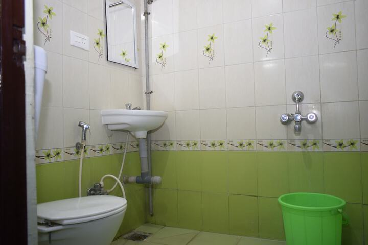 Room 15 of 18