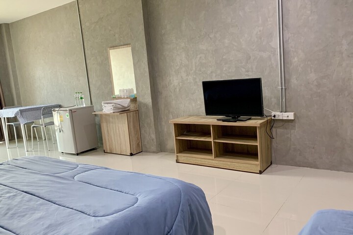 Room 9 of 36
