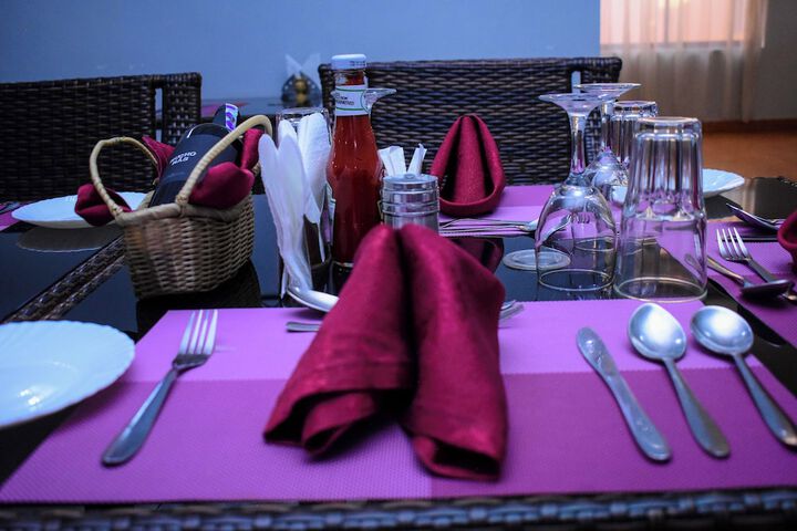 Dining 43 of 96