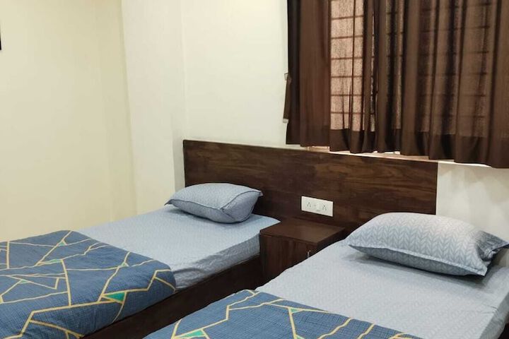 Room 7 of 10