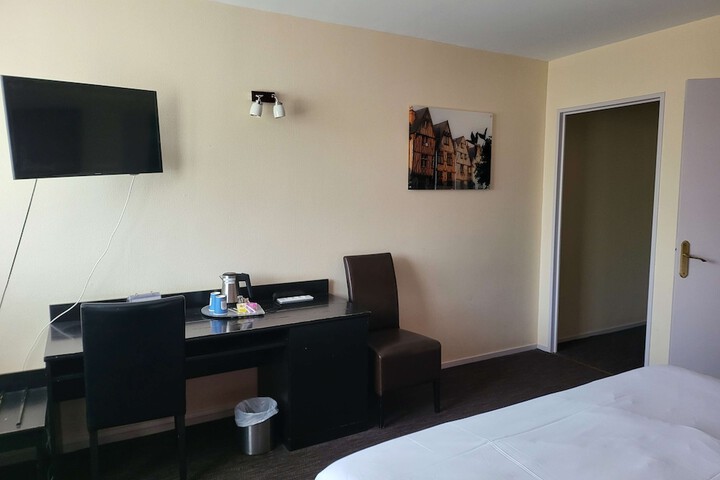 Room 7 of 39